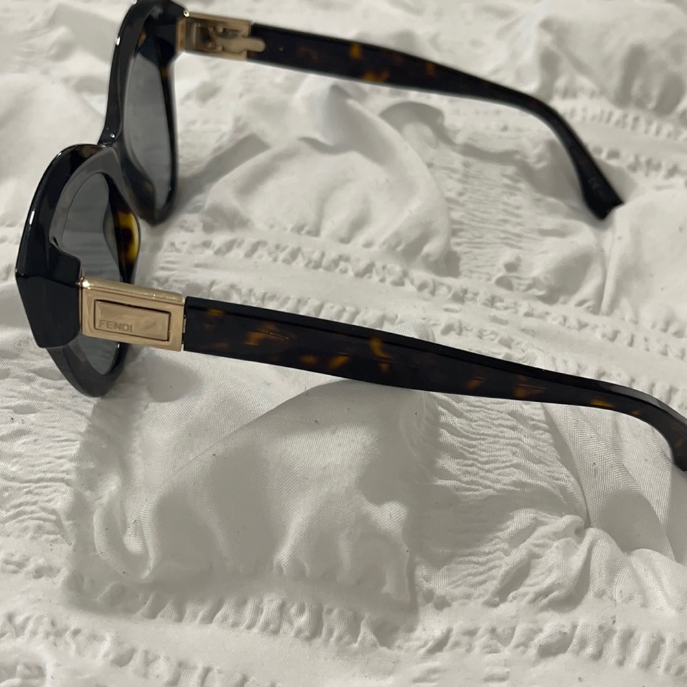 Fendi peekaboo sunglasses. Hardly used . Like new